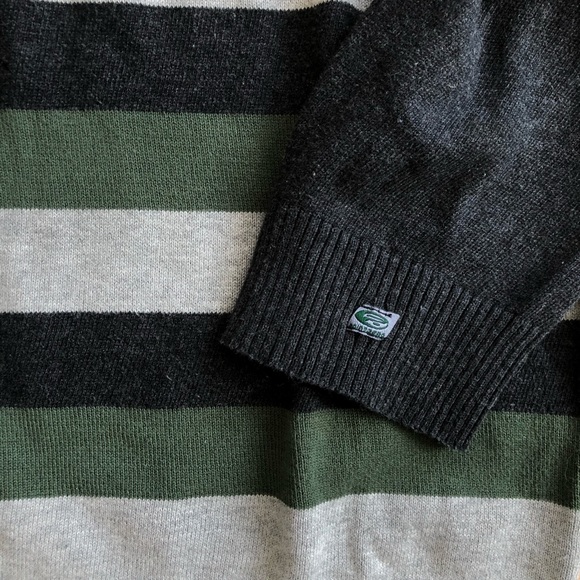 Like new 100% cotton men’s v-neck sweater. - Picture 2 of 5